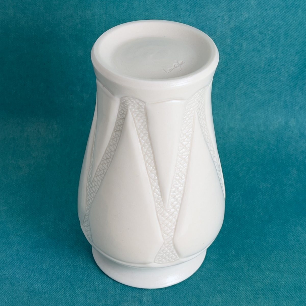 vase-blanc-en-porcelaine6 Vase blanc à panneaux
